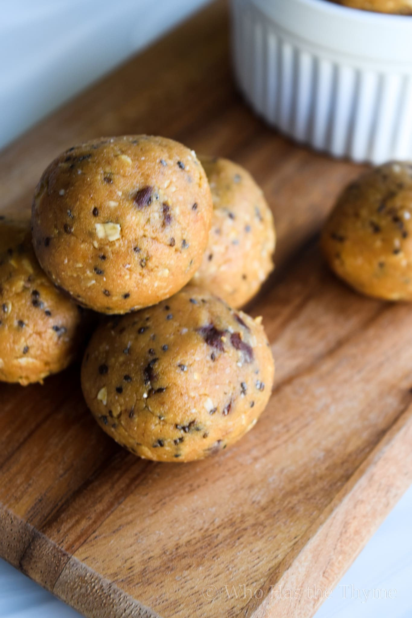 Easy Delicious Peanut Butter Protein Balls with Chocolate Chips