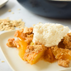 peach crisp with whipped topping