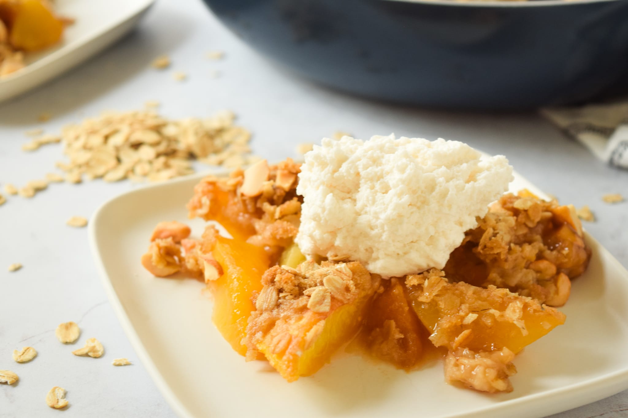 peach crisp with whipped topping