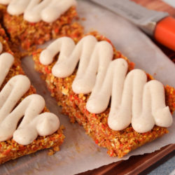 Carrot Cake Oat Bars