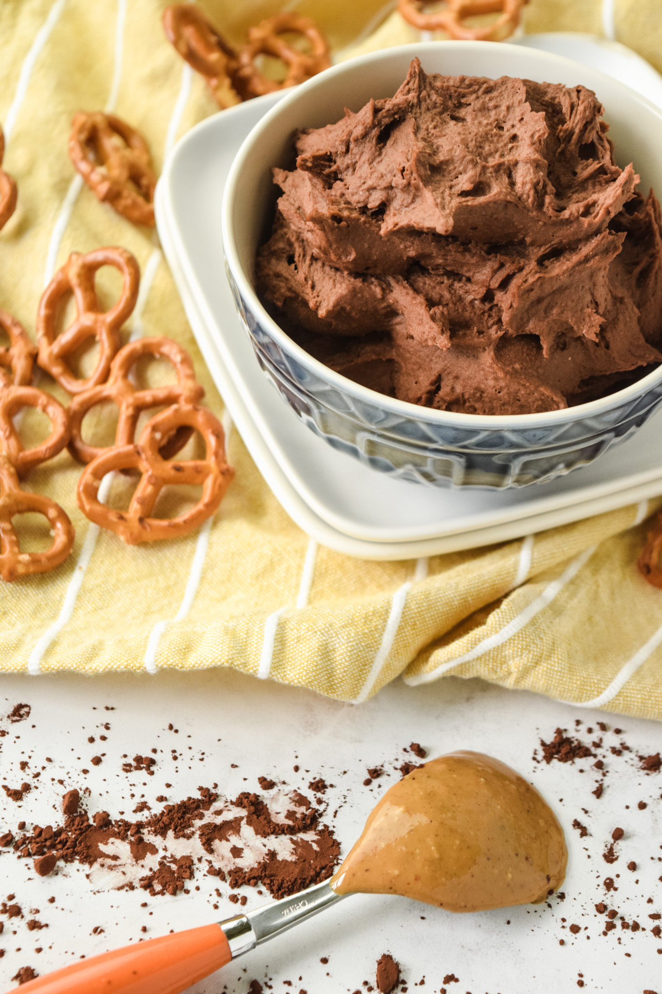Sweet Chocolate Hummus with Peanut Butter